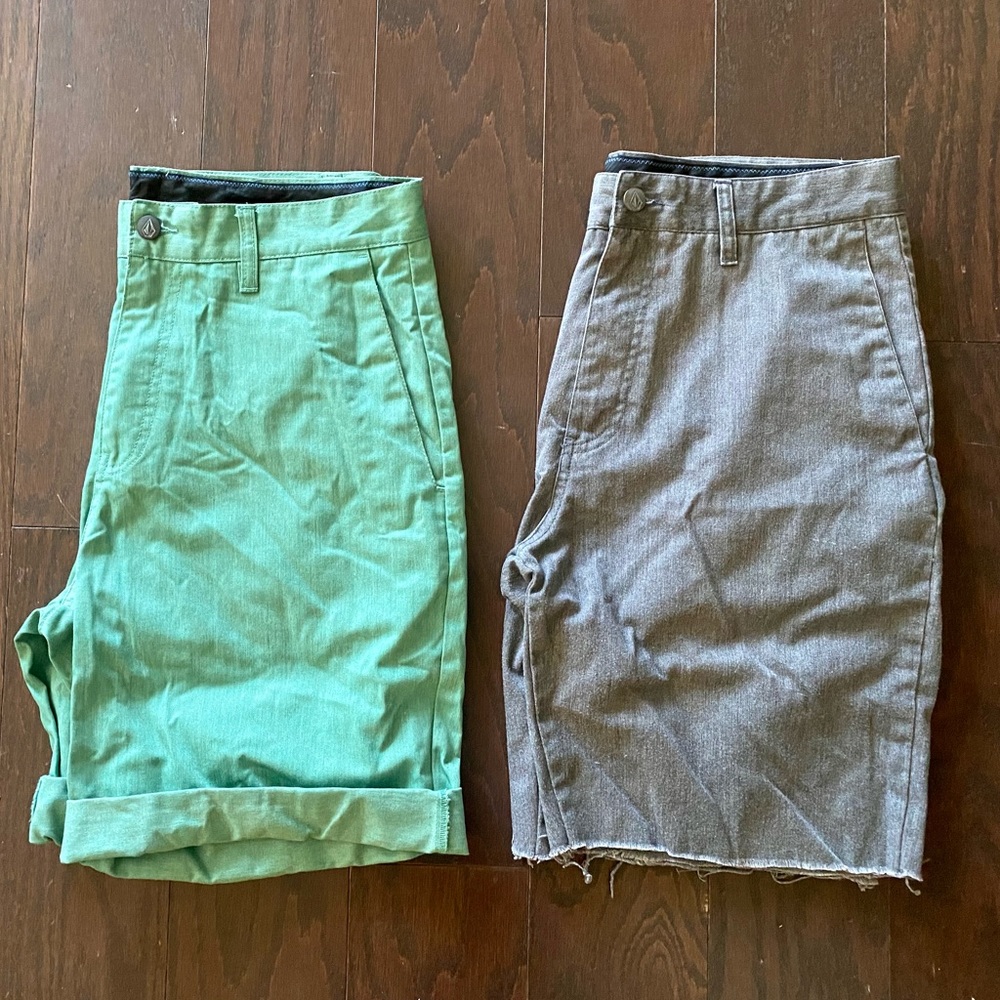 2 bundle Volcom Shorts - Picture 1 of 9